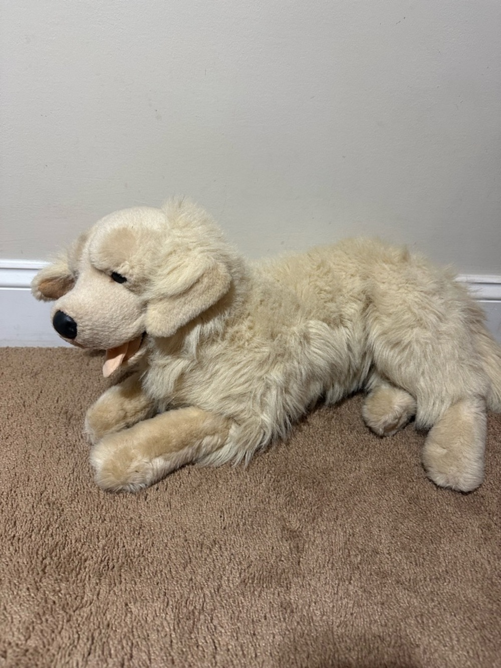 E&J Classic Golden Retriever Dog Plush Large Stuffed Animal Realistic Laying